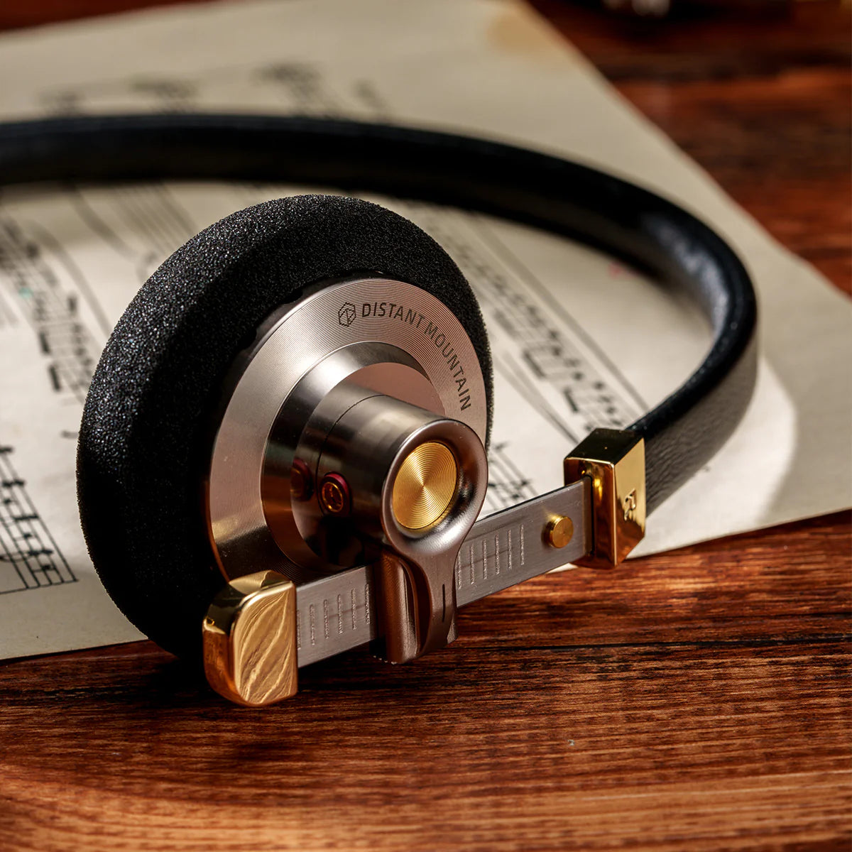 ROSESELSA Distant Mountain Retro-Style Wired Headphones